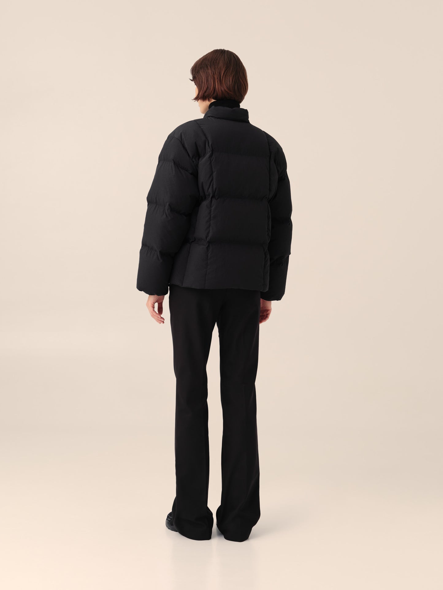 LIGHT DOWN JACKET IN BLACK