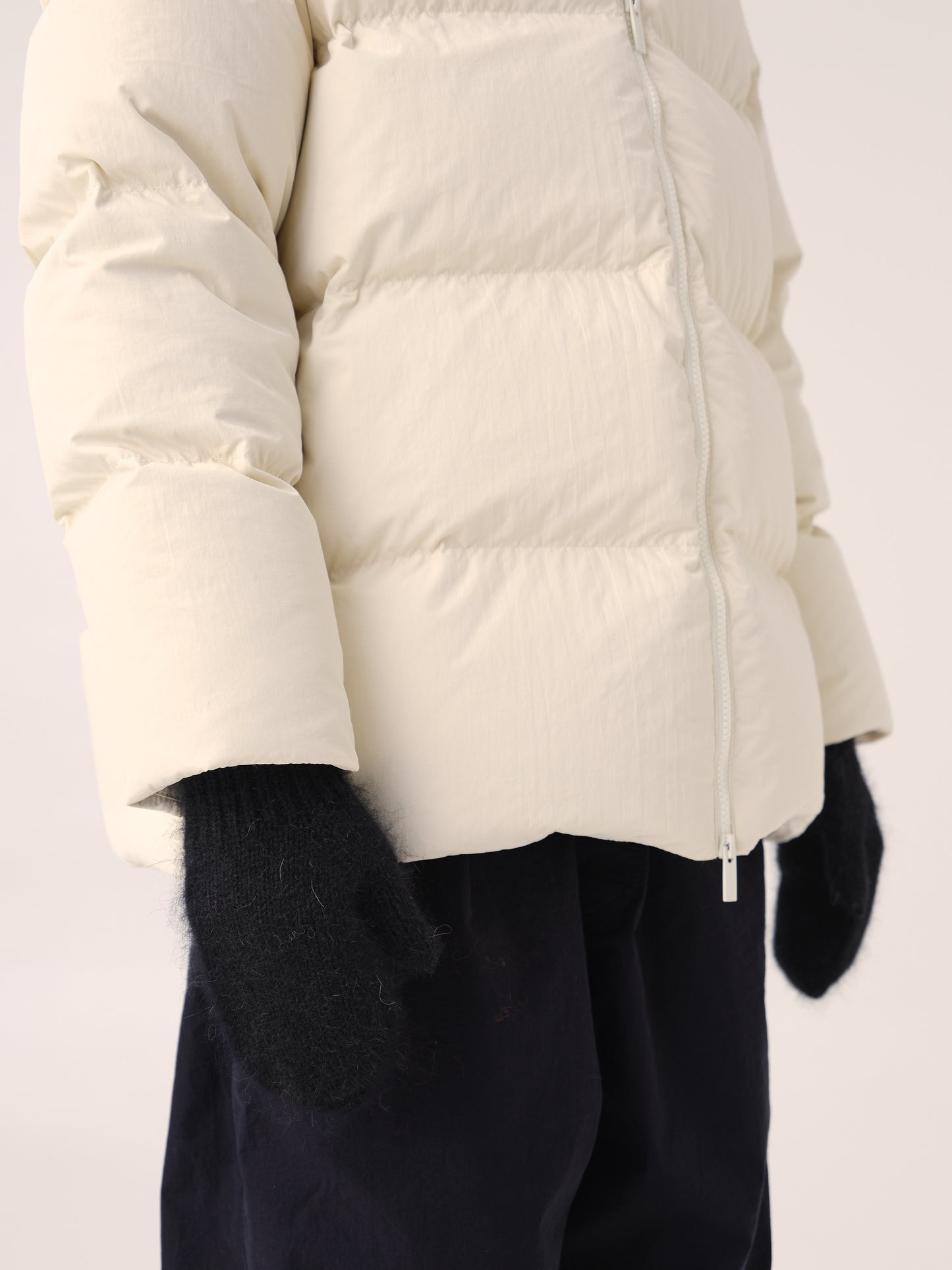 WOOL MITTENS IN BLACK