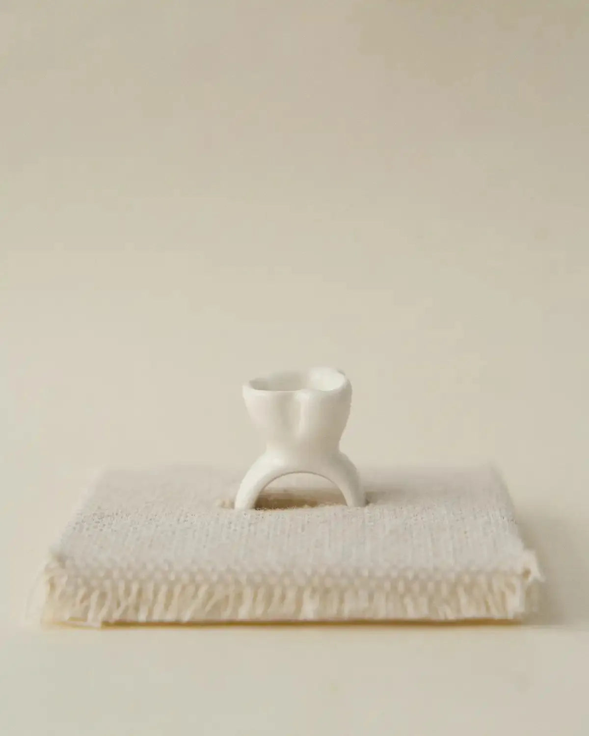 RING WITH POPPY