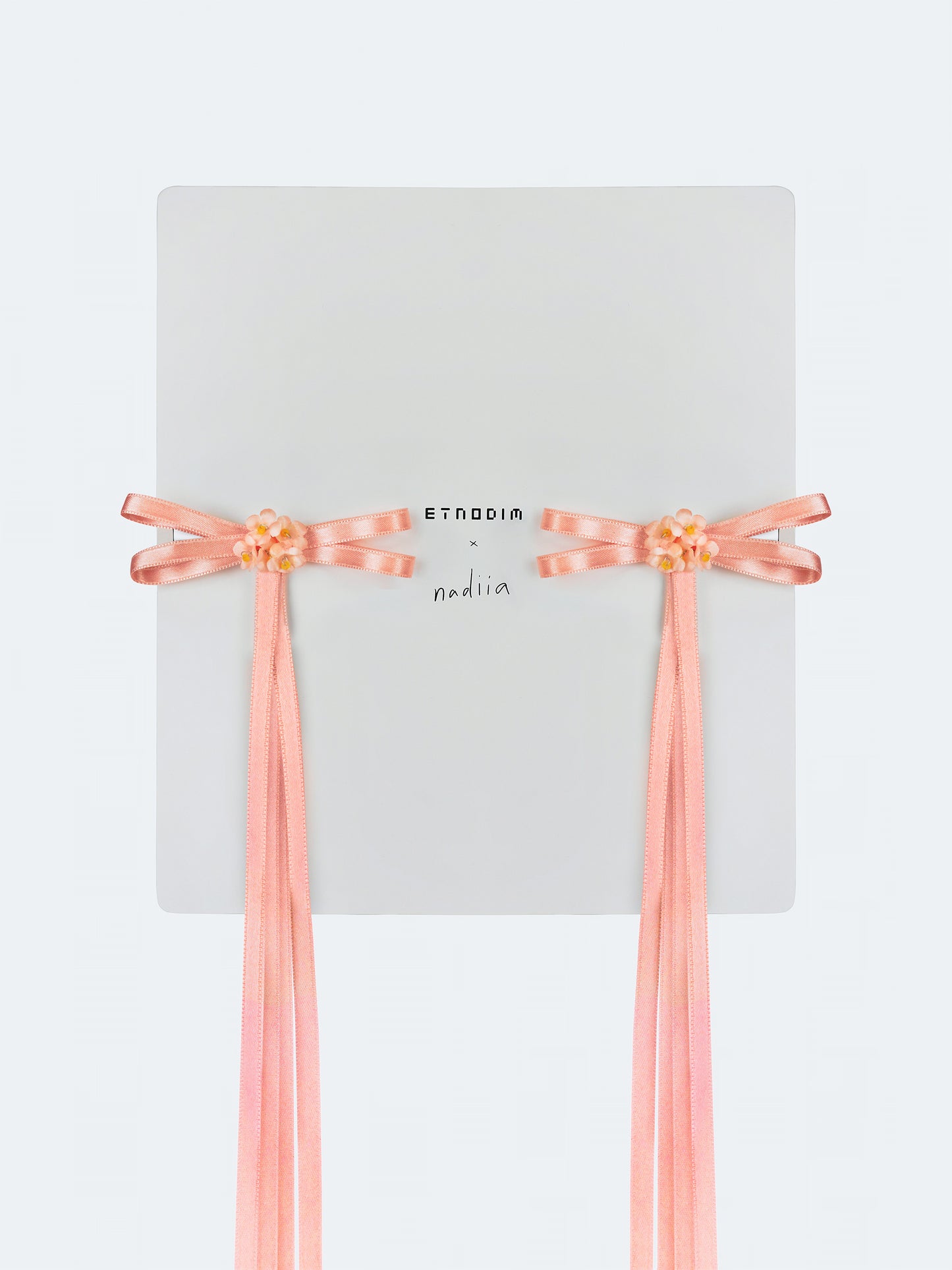 ETNODIM A PAIR OF RIBBONS-BARRETTES OF PEACH COLOR "TSARIVNA"