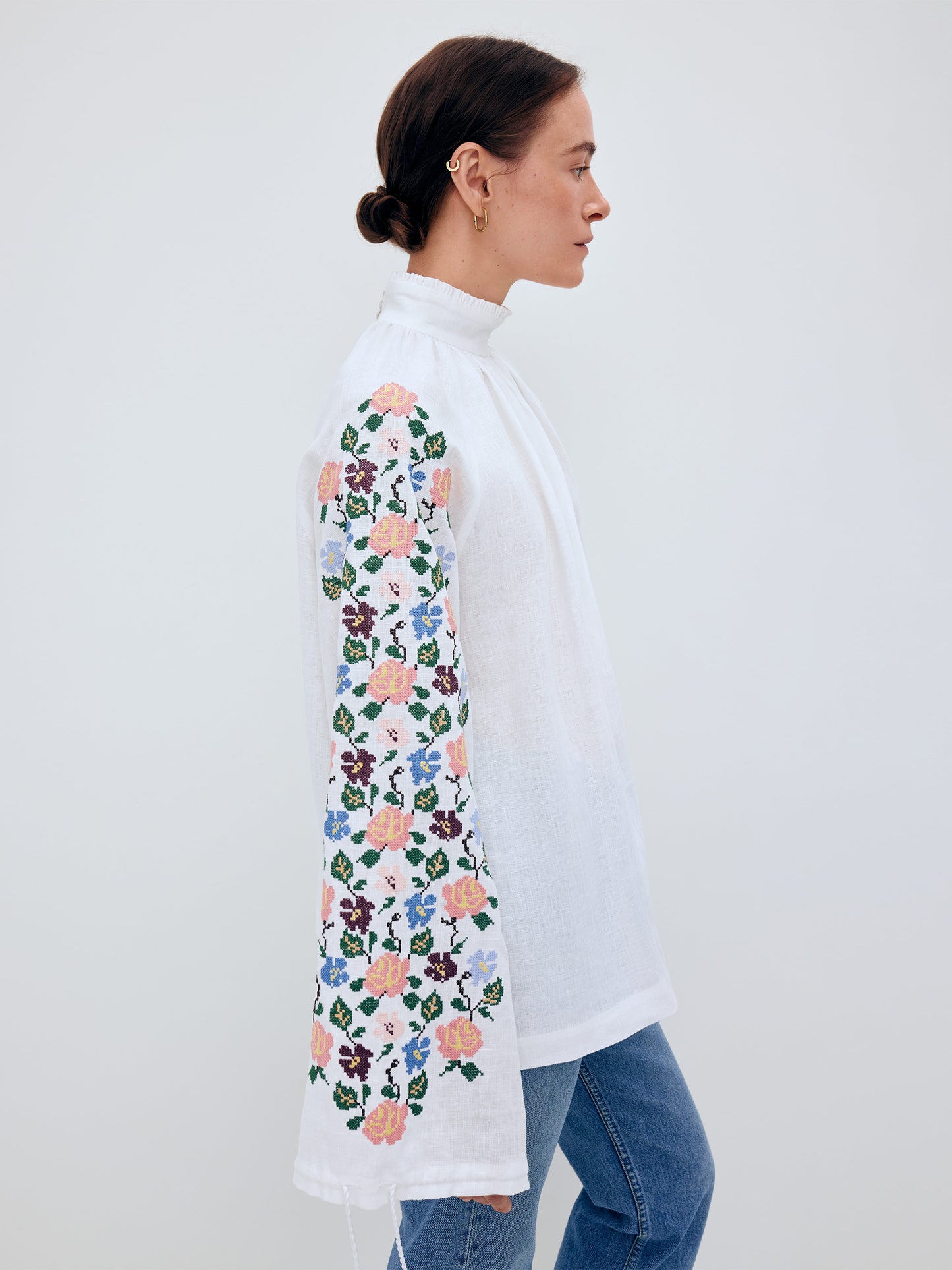ETNODIM LINEN SHIRT WITH FLORAL ORNAMENT "BOUQUET"
