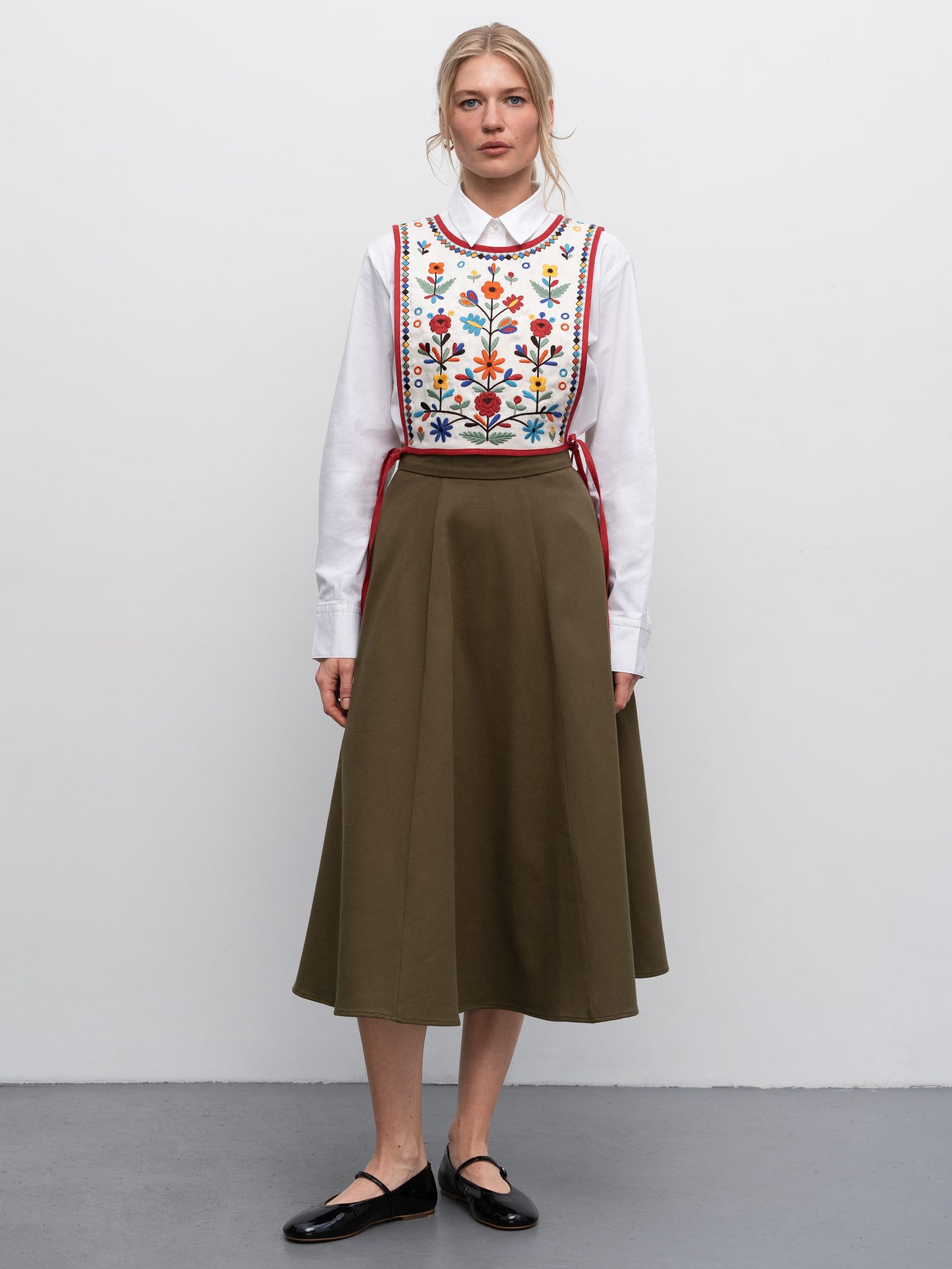 LINEN EMBROIDERED VEST WITH TIES YARYNA VEST