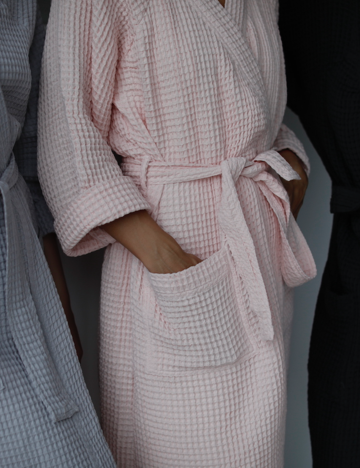 HOME ME LIGHT PINK WAFFLE BATHROBE
