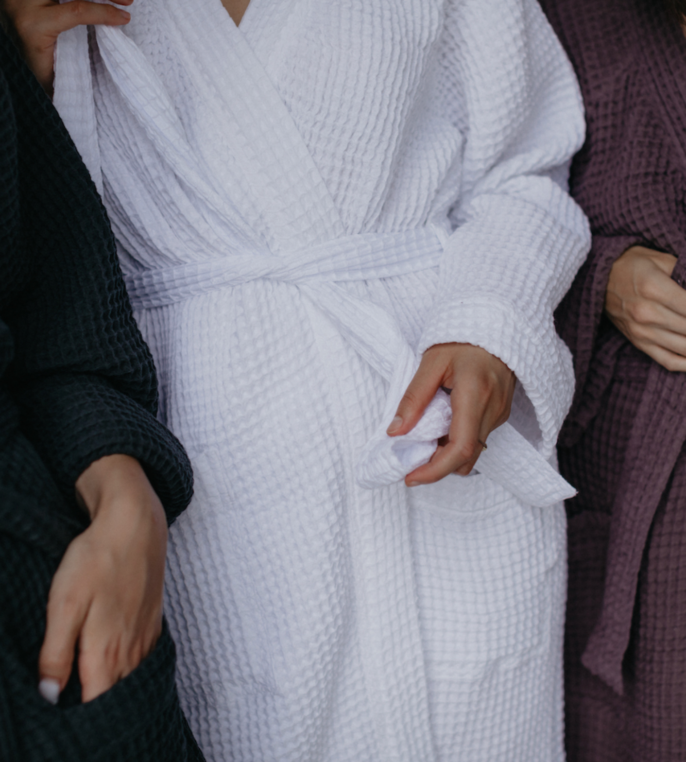 HOME ME WHITE WAFFLE BATHROBE