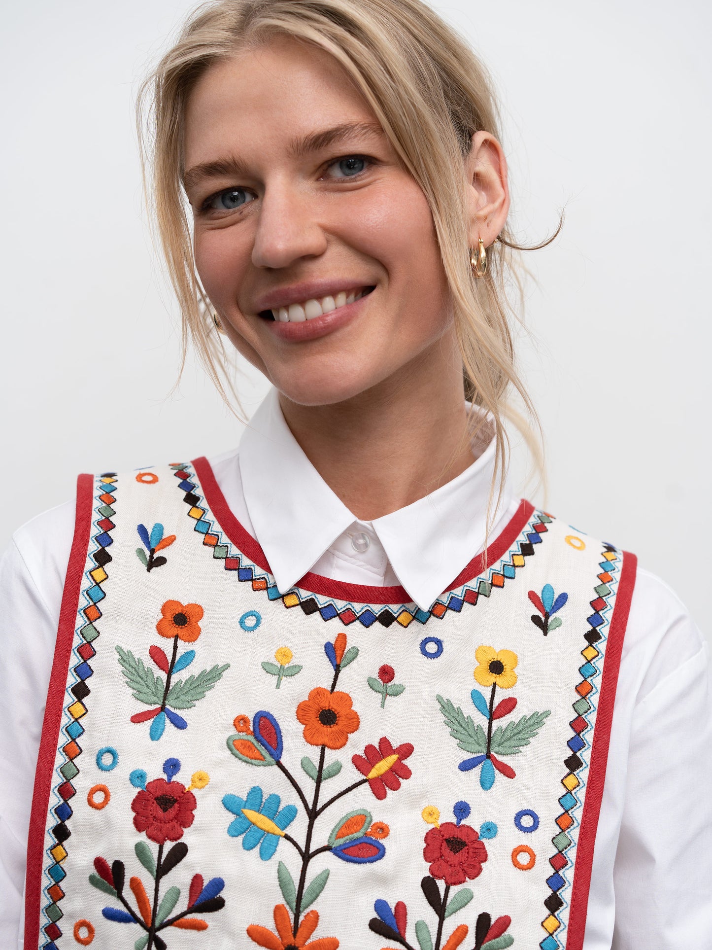 LINEN EMBROIDERED VEST WITH TIES YARYNA VEST