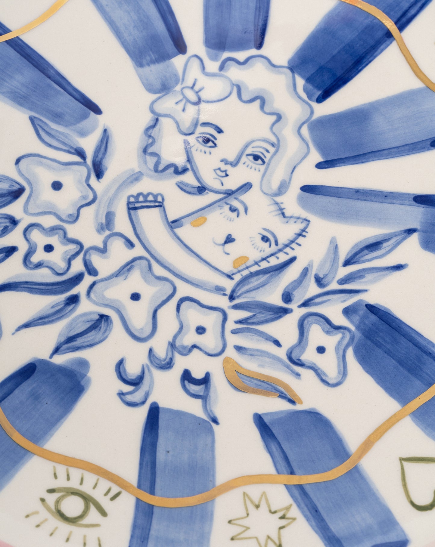 CERAMIC PLATE WITH THE IMAGE OF A GIRL