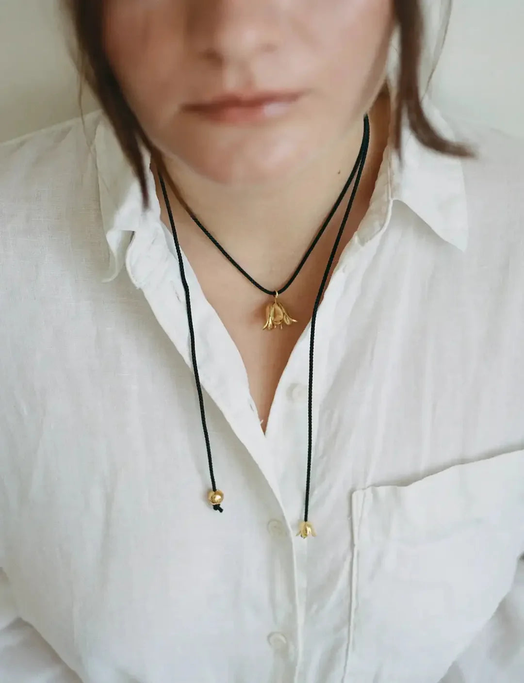 ERA NECKLACE WITH GOLD BELLFLOWER