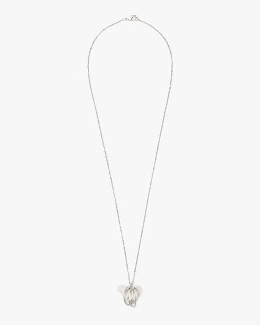 PENDANT LIULI WITH A METAL HEN ON A CHAIN