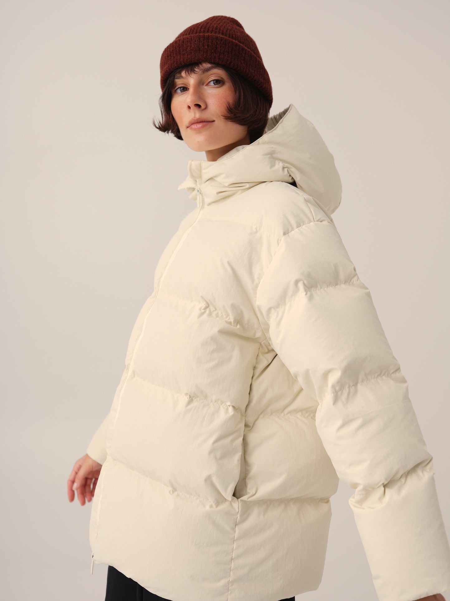 DOWN JACKET IN MILK