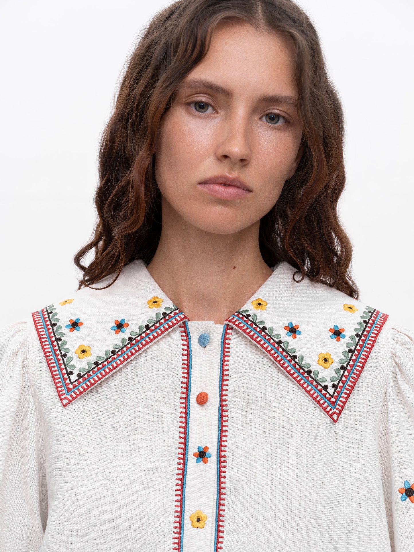 EMBROIDED LINEN SHIRT WITH YAVORIVSKY ORNAMENT "YAVIR"