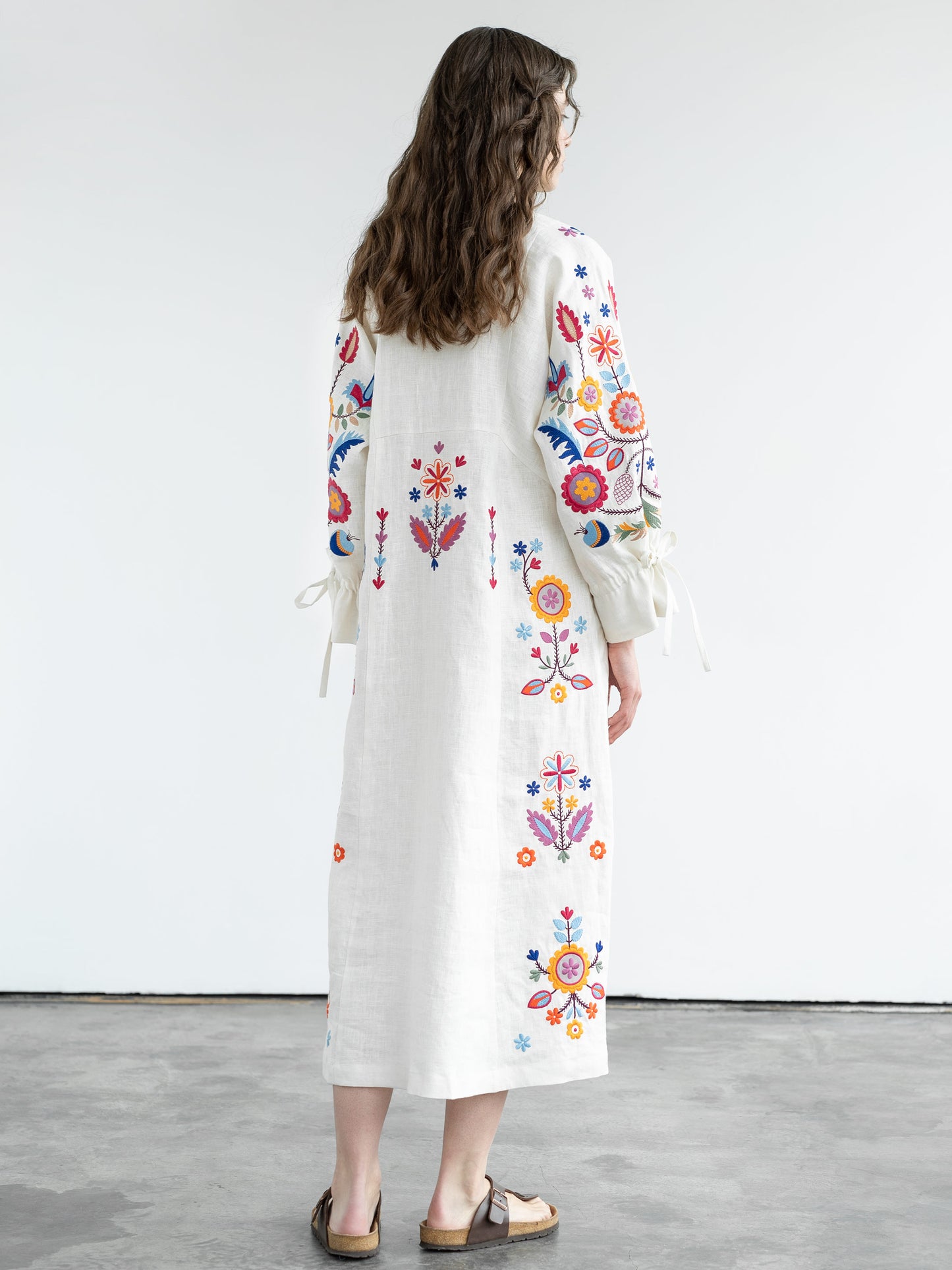 WHITE LINEN DRESS WITH FLORAL EMBROIDERY SOBACHKO