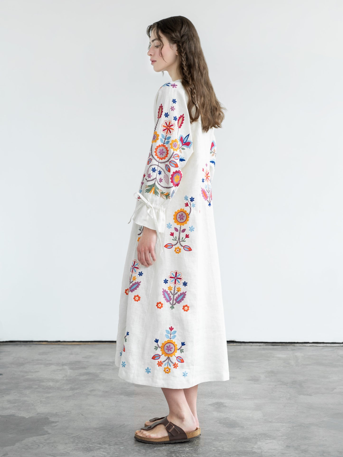 WHITE LINEN DRESS WITH FLORAL EMBROIDERY SOBACHKO