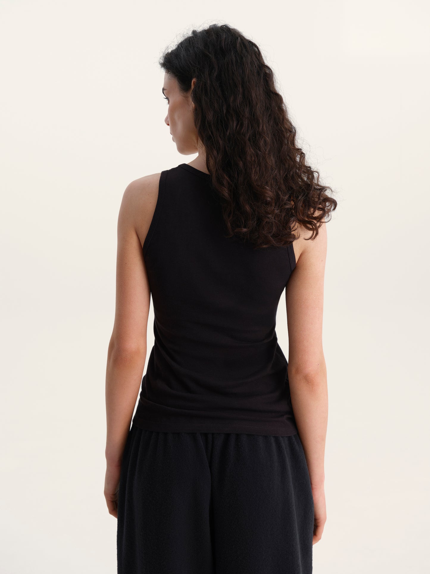 BASIC COTTON TANK TOP IN BLACK