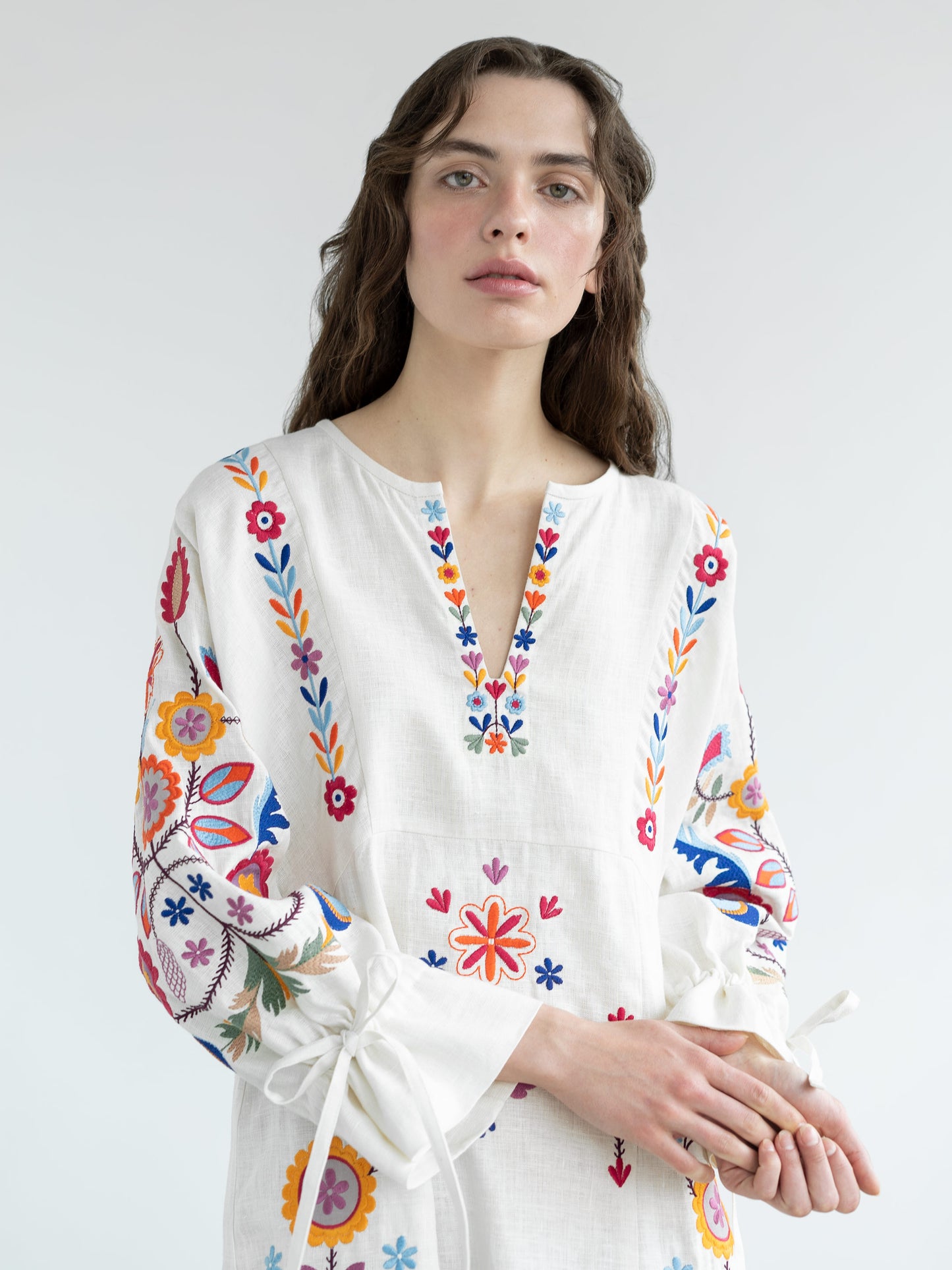 WHITE LINEN DRESS WITH FLORAL EMBROIDERY SOBACHKO
